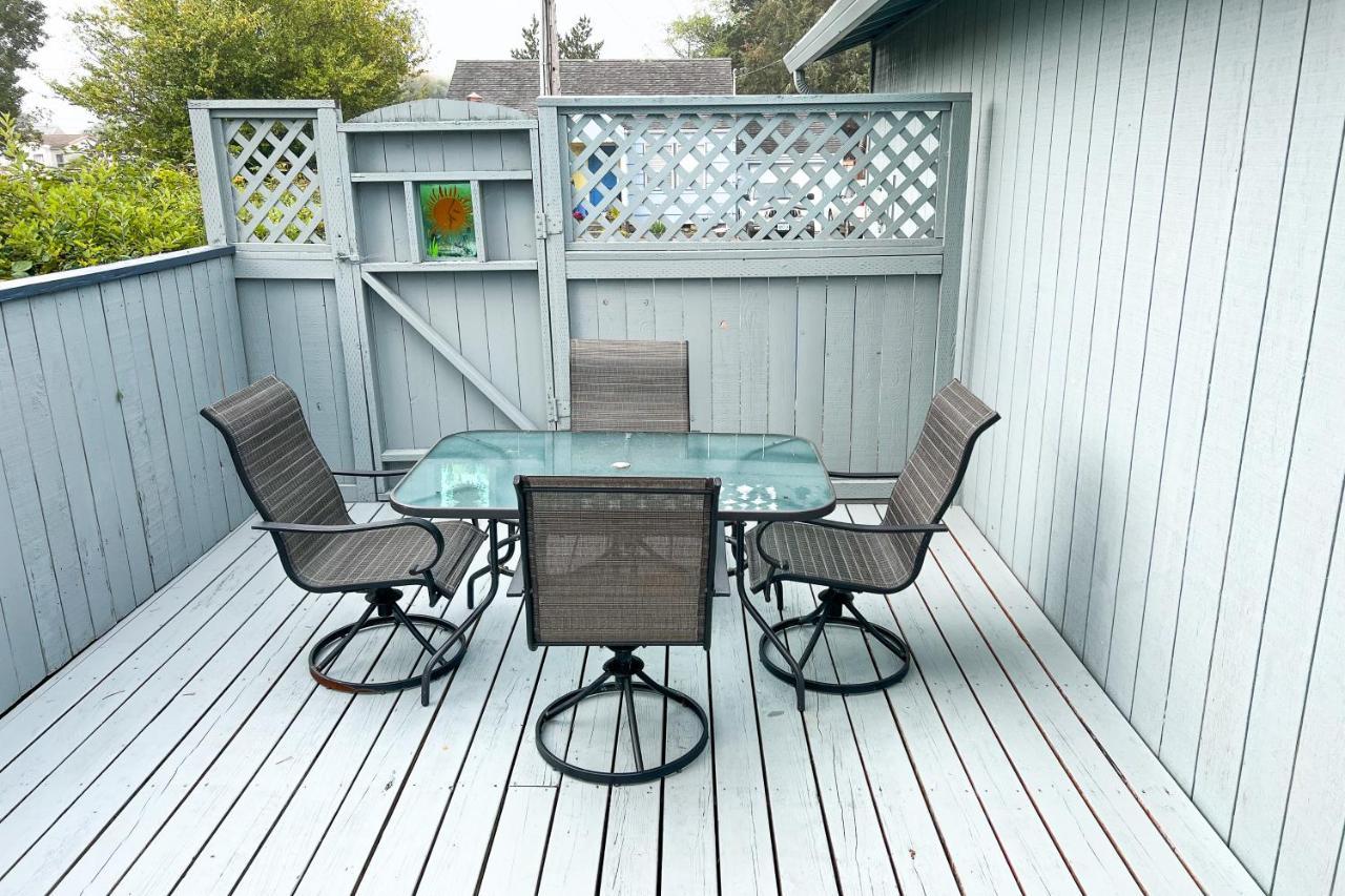 Villa Coastal Calm Lincoln City Exterior foto